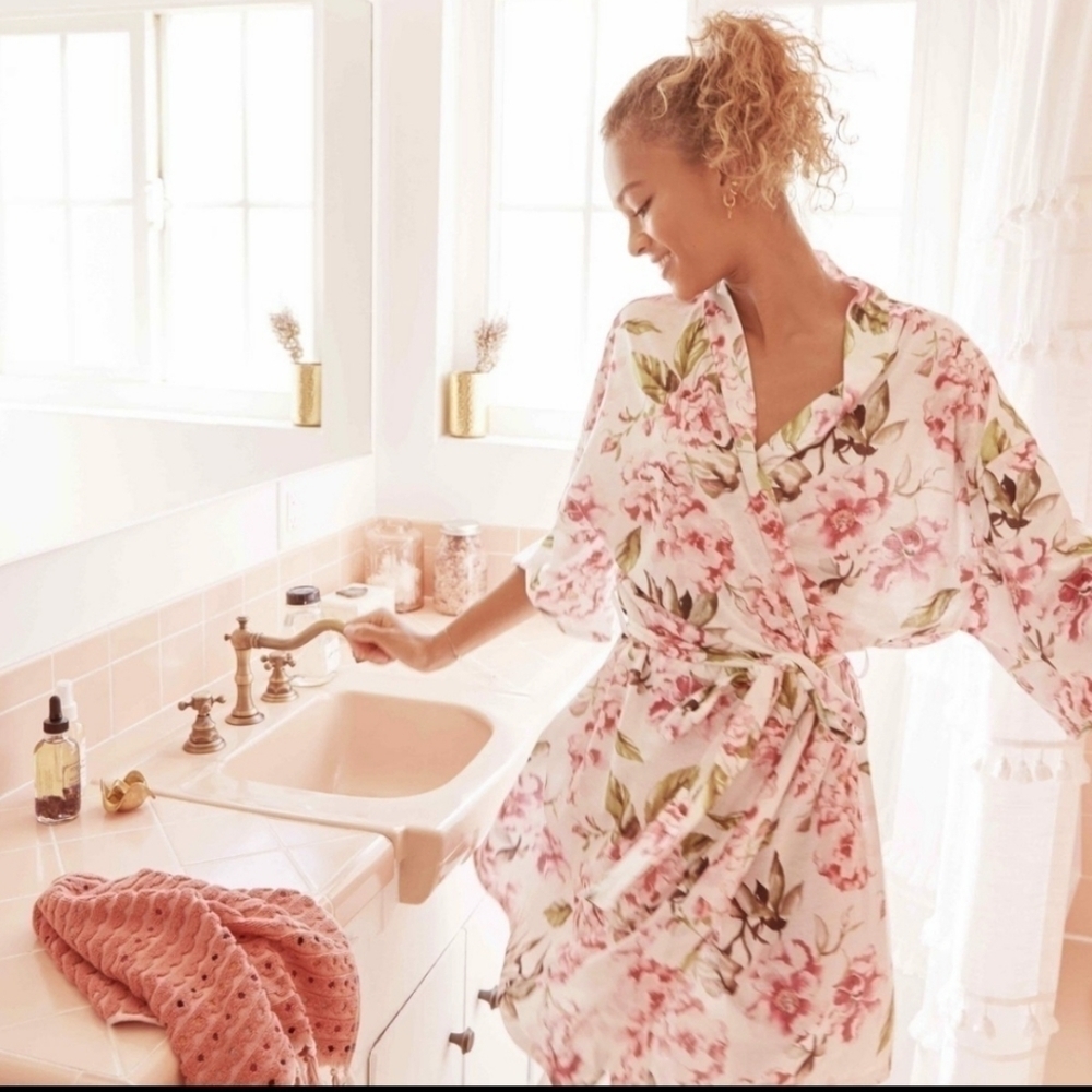 Show ME YOUR MUMU brie robe peonies floral print os